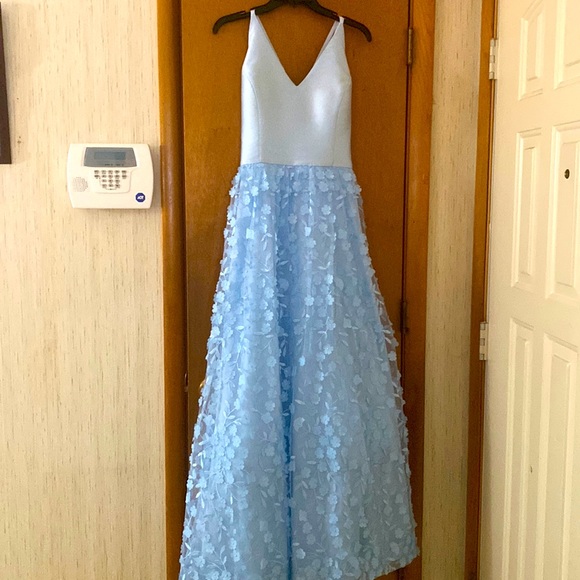 Dresses Used Prom Dress Was Only Worn Once Poshmark